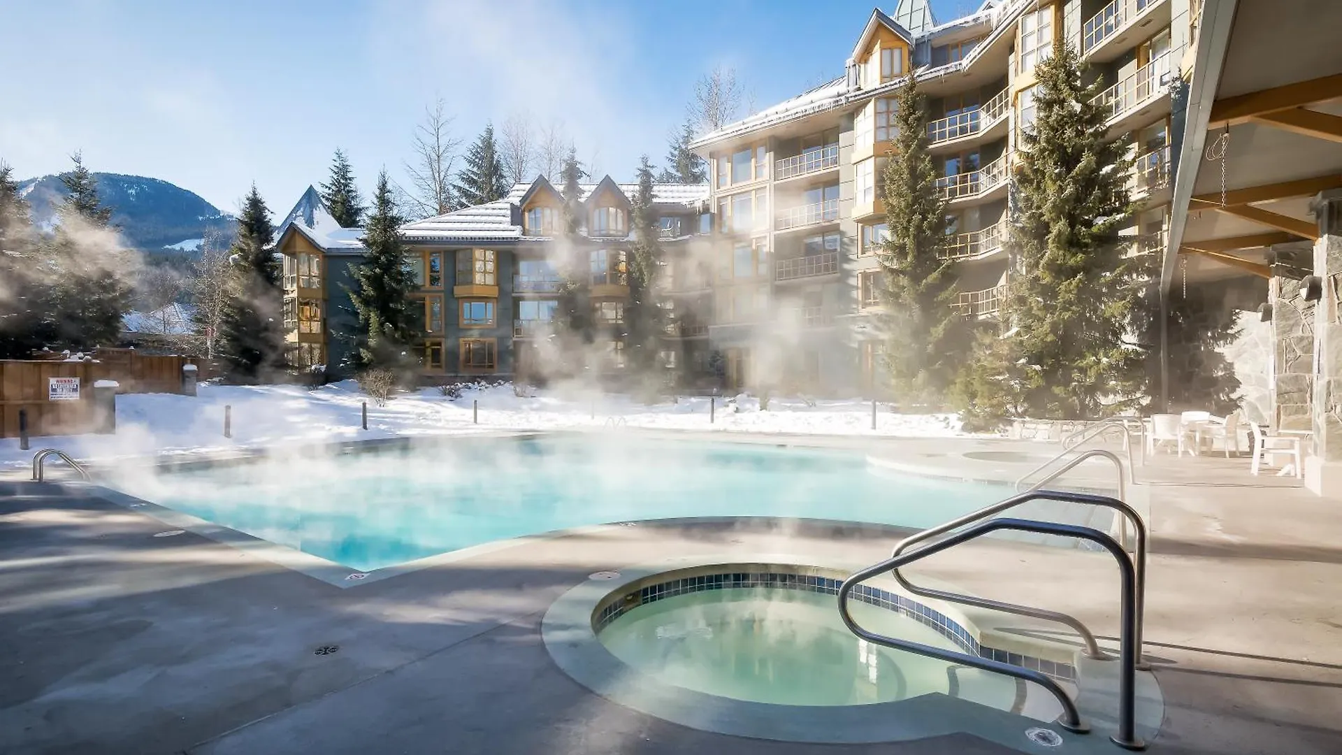 Cascade Lodge Whistler 0*,