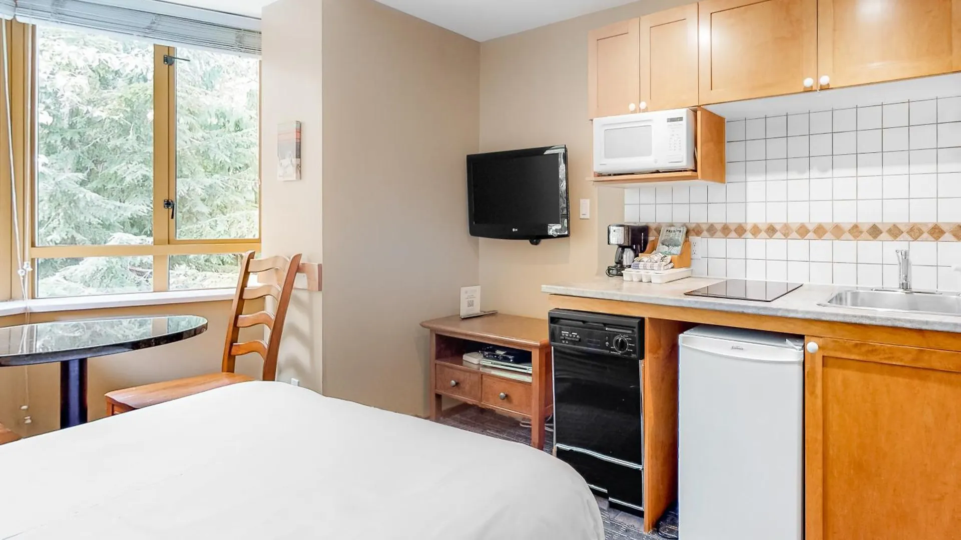 Cascade Lodge Whistler Apartment