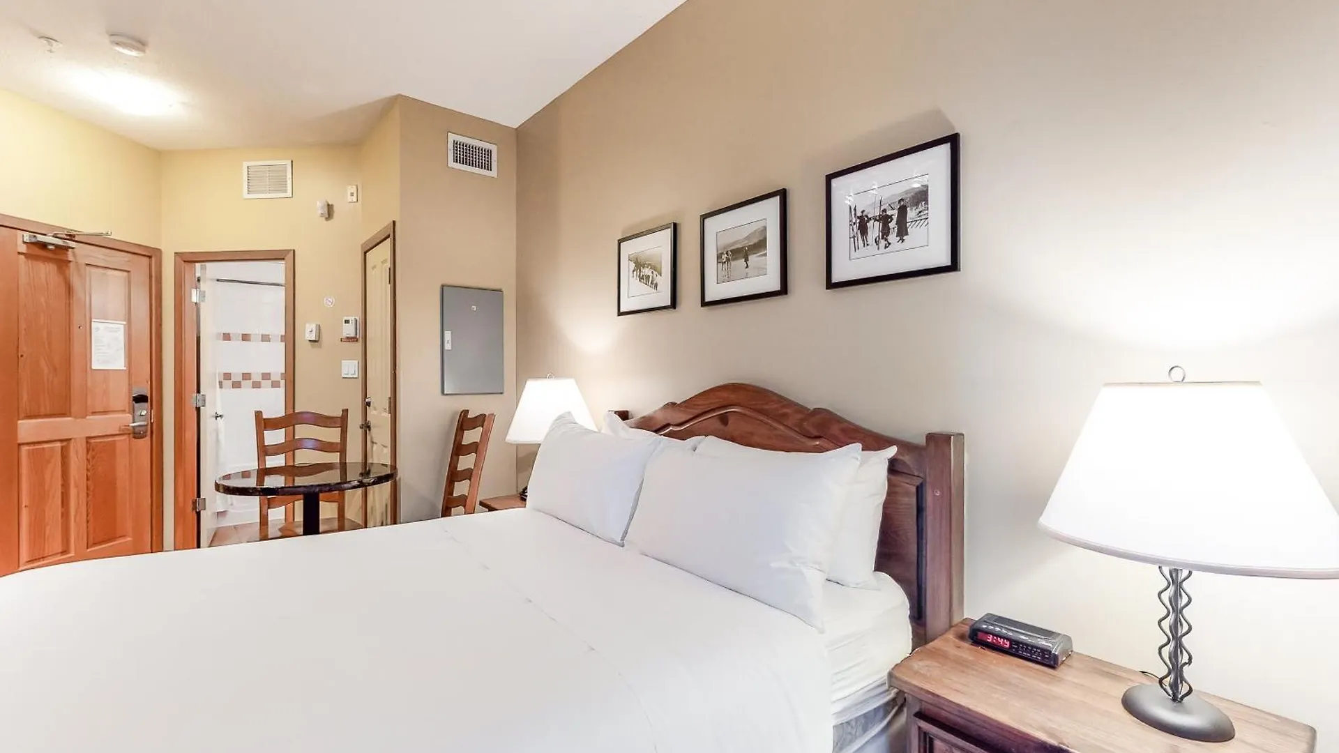 Cascade Lodge Whistler Canada
