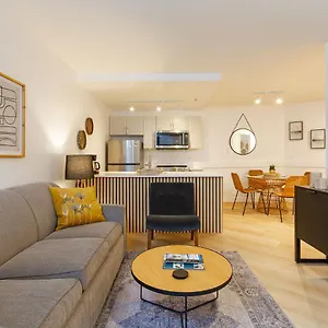 Newly Renovated In Village Sleeps 4 Apartment