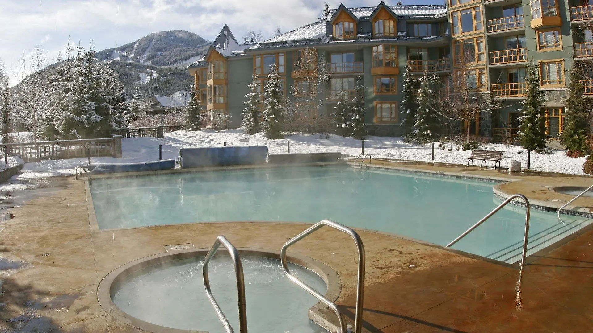 Cascade Lodge Whistler Apartment