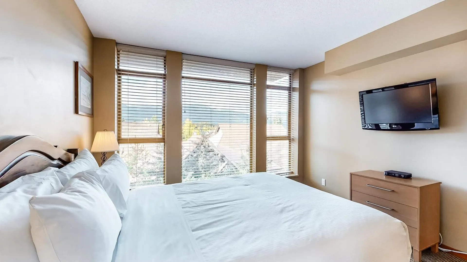 Cascade Lodge Whistler Canada